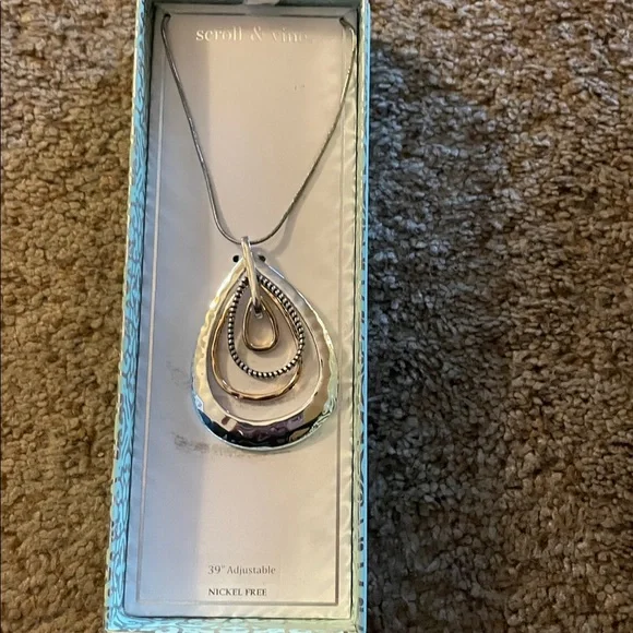 Scroll & Vine Layered Teardrop Necklace new - Picture 3 of 4